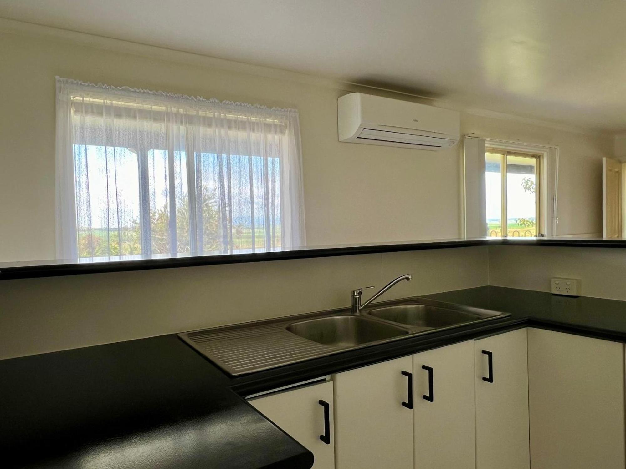 Promhills Cabins Яанаки Екстериор снимка